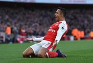 LONDON, ENGLAND - NOVEMBER 27: Alexis Sanchez of Arsenal celebrates scoring his sides first goal during the Premier League match between Arsenal and AFC Bournemouth at Emirates Stadium on November 27, 2016 in London, England.  (Photo by Shaun Botterill/Getty Images)